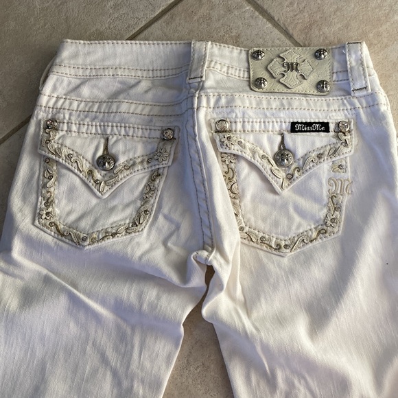 Miss Me White Skinny Jeans - Picture 2 of 7